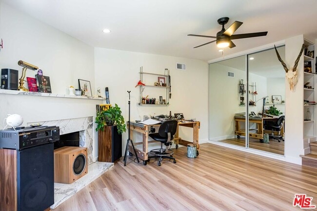 Building Photo - 12023 Collins St