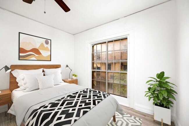 Building Photo - 1012-1016 N Oregon St