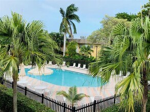 Building Photo - 5150 NE 6th Ave