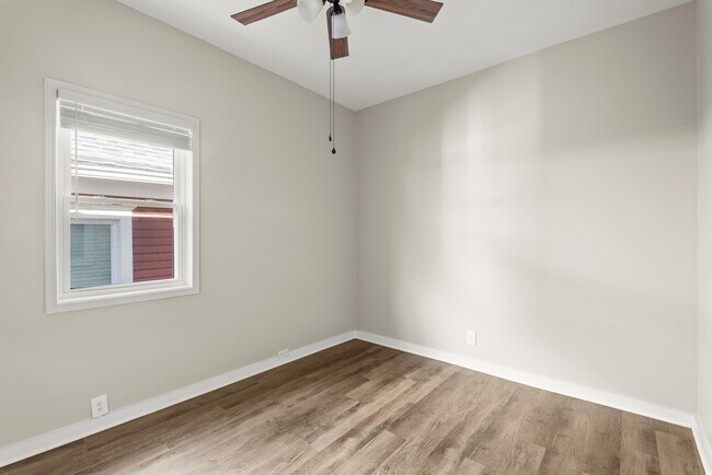 Building Photo - 361 Cameron St SE