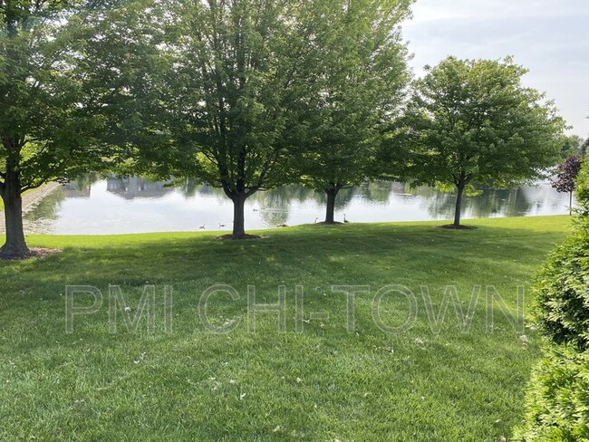 Building Photo - 2050 Rockland Dr