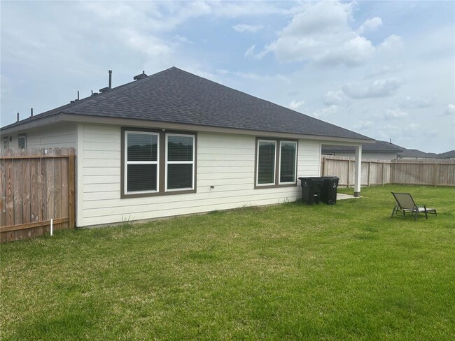 Building Photo - 8758 Shumard Oak Dr
