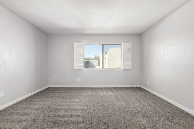 Building Photo - 4938 N 74th St