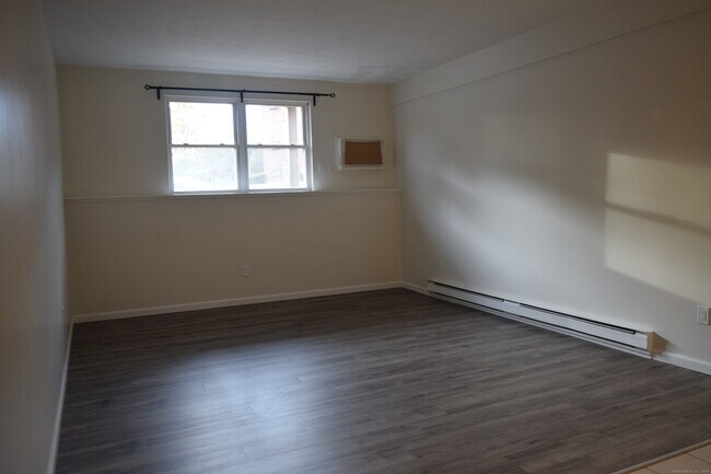 Building Photo - 513 Emmett St