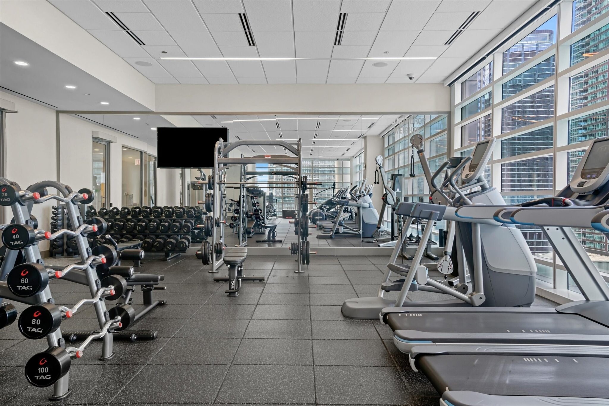 Building Photo - 352 E North Water St