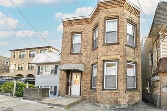 Building Photo - 1137 50th St