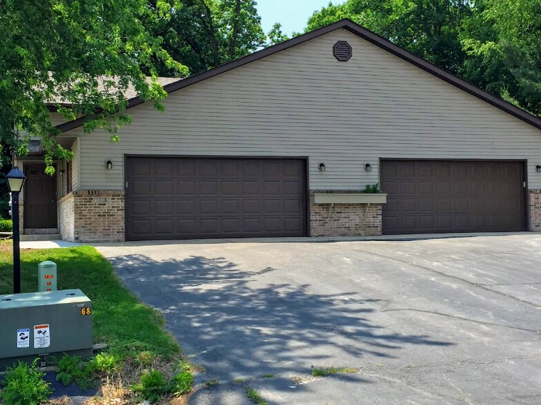 Building Photo - 701 Mink Ranch Rd