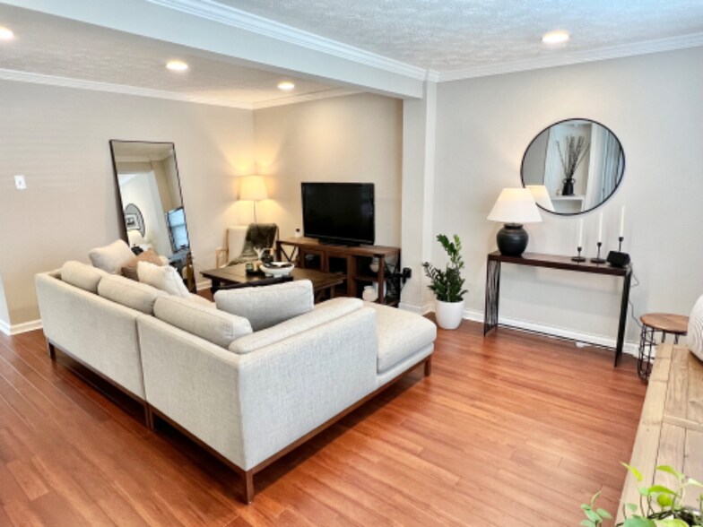 Building Photo - 7821 Edmunds Way