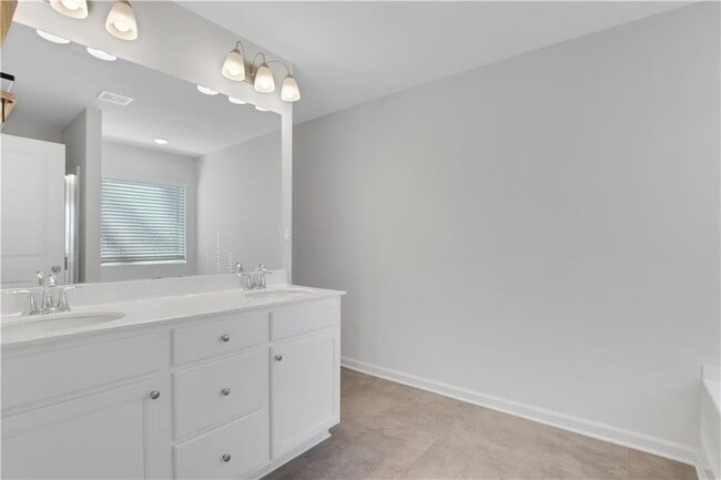 Building Photo - 102 Jaxton St