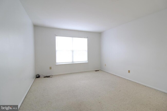 Building Photo - 30 Chicopee Dr