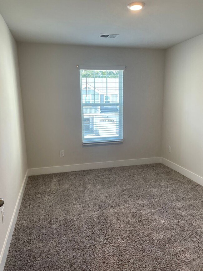 Building Photo - 3 Bedroom 2.5 Bathrooms In Greer Echo Ridg...