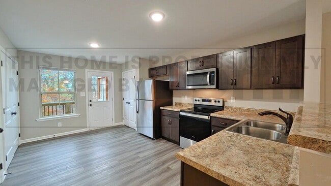 Building Photo - 107 Smithson Ln