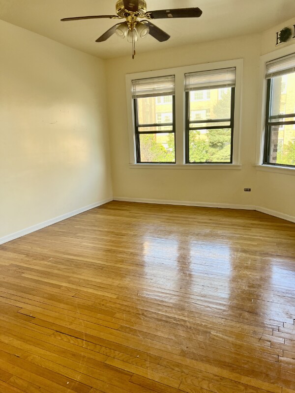 Building Photo - 5026 N Kimball Ave
