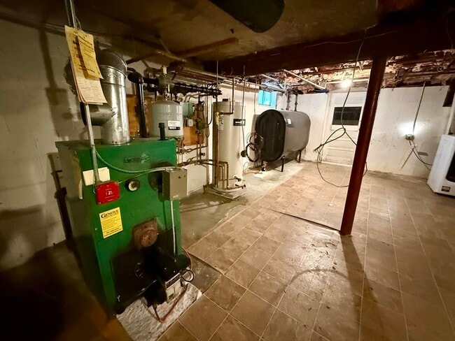 Building Photo - 100 Stimson St