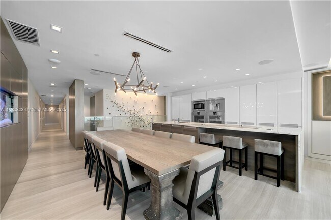 Building Photo - 321 Ocean Dr