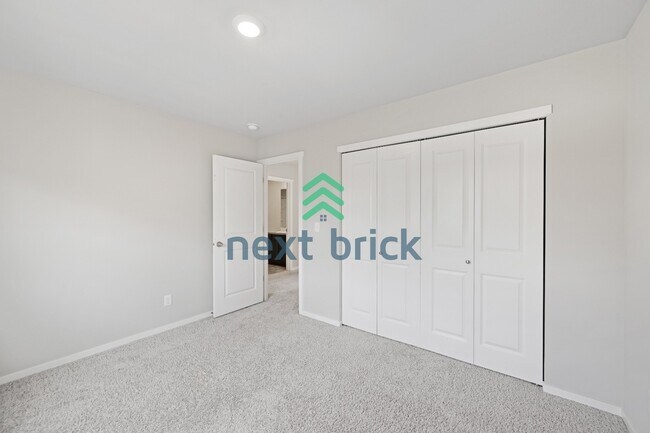 Building Photo - "Charming 4-Bedroom Home in Puyallup with Spacious 1831 Sq Ft Layout & 2.5 Baths!"