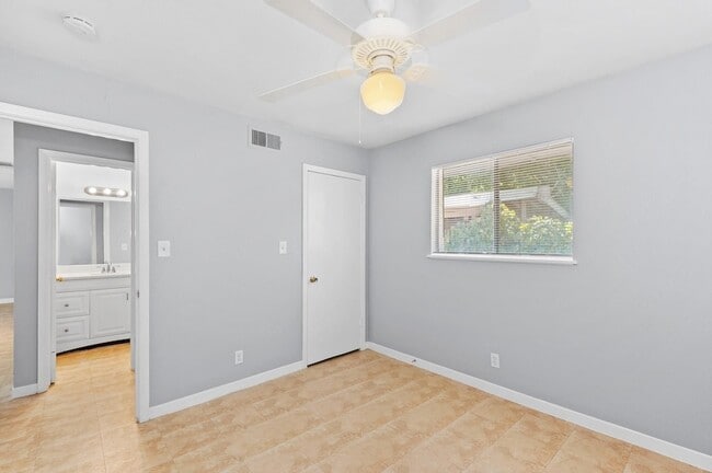 Building Photo - 2712 St Edwards Cir