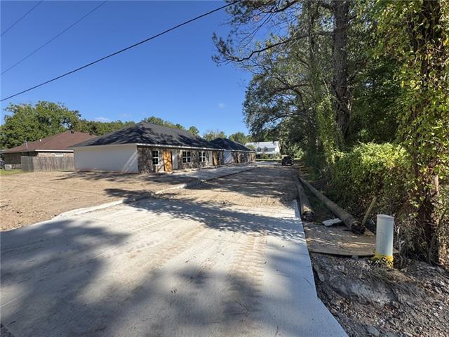 Building Photo - 500 Haney Ln