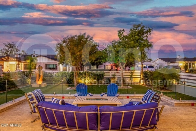 Building Photo - 3429 E Coolidge St