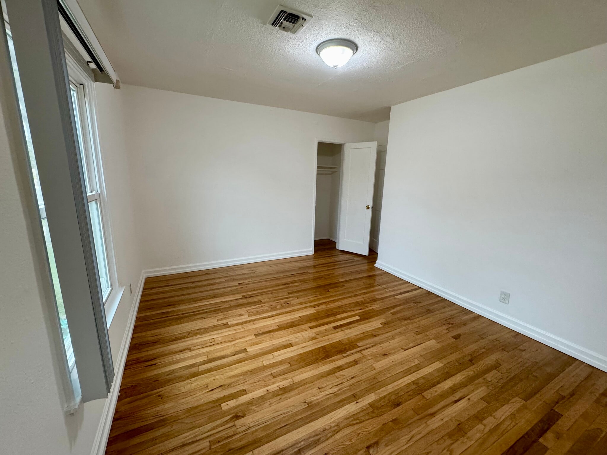 Building Photo - 13331 S New Hampshire Ave