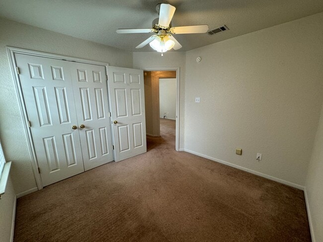 Building Photo - 4201 Lost Oak Dr