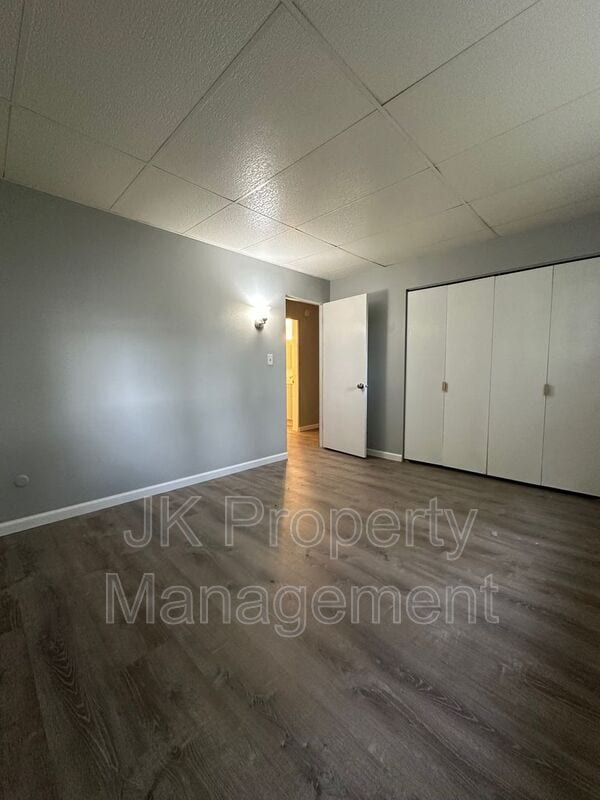 Building Photo - 1122 1st Ave SW