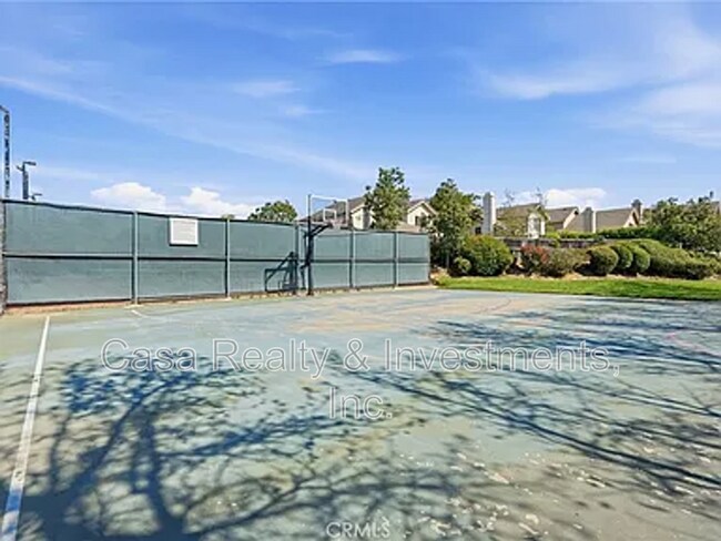 Building Photo - 3860 Amberly Dr