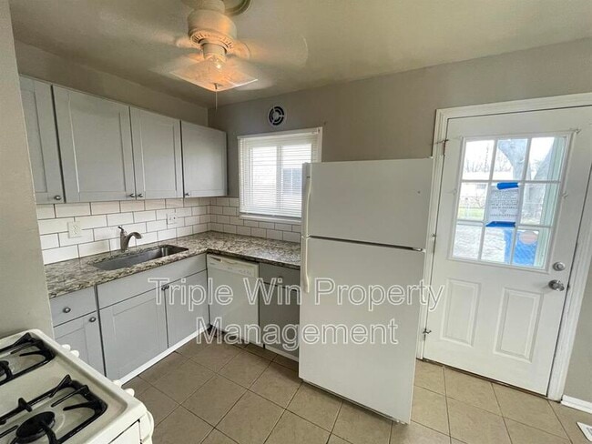 Building Photo - 915 Mullanphy Ln