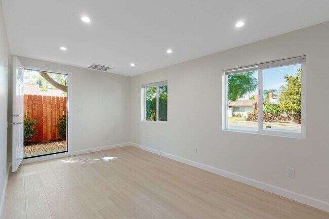 Building Photo - Private 1BD ADU Retreat with Spacious Private Rear Yard – Near CSUN