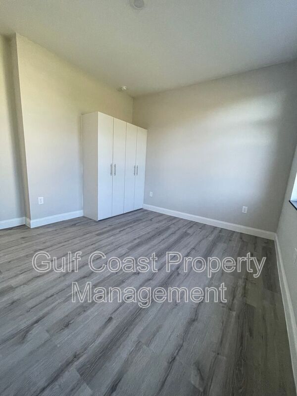 Building Photo - 136 Viewpoint Dr