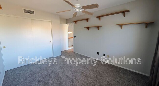 Building Photo - 2340 W Myrtle Dr