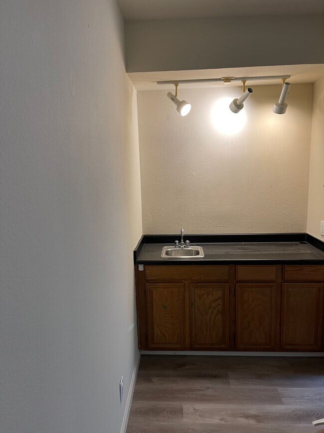 Building Photo - 058 (1262-64 Stanyan)