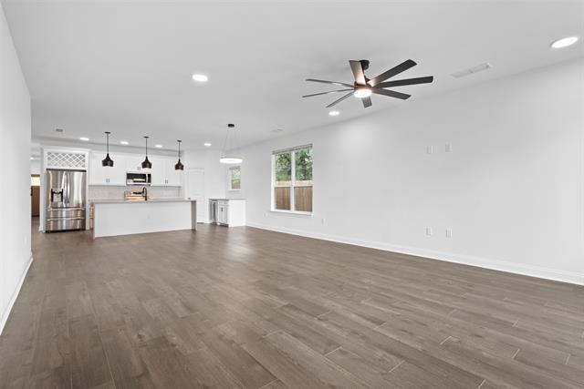 Building Photo - 207 W Wilson Ave