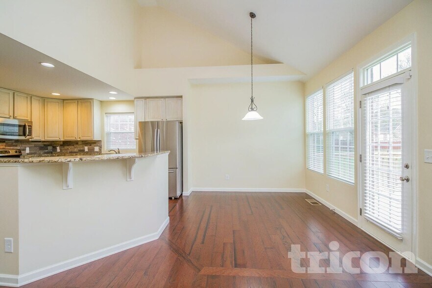 Building Photo - 771 Nelms Dr