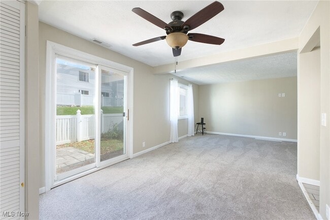 Building Photo - 267 Deepwood Dr