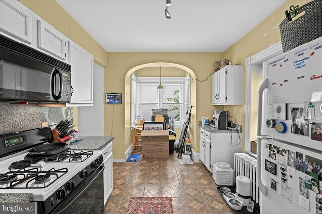 Building Photo - 201 Sumac St