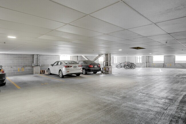 Building Photo - 515 Main St