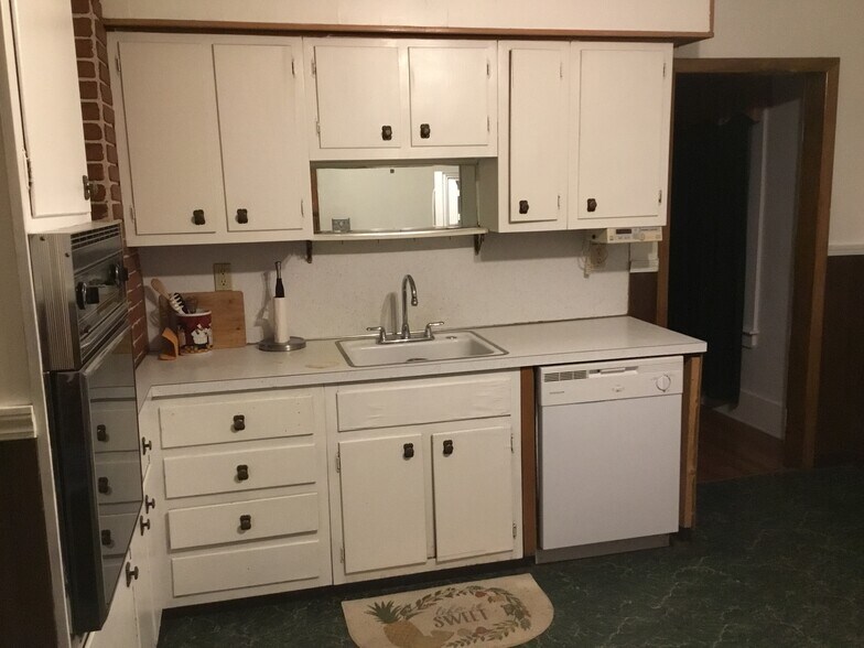 Building Photo - 1023 Downer Ave