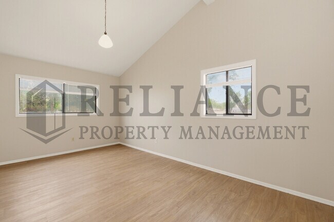 Building Photo - 5026 W Newell St