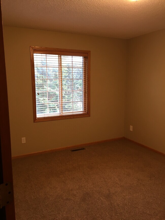 Master bedroom - 8958 Spring Ln