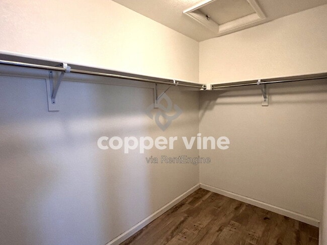 Building Photo - 510 W 175th Pl