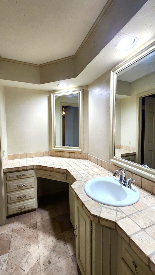 Building Photo - 3 Bed 2 Bath Townhome in Lakehurst Add NW OKC