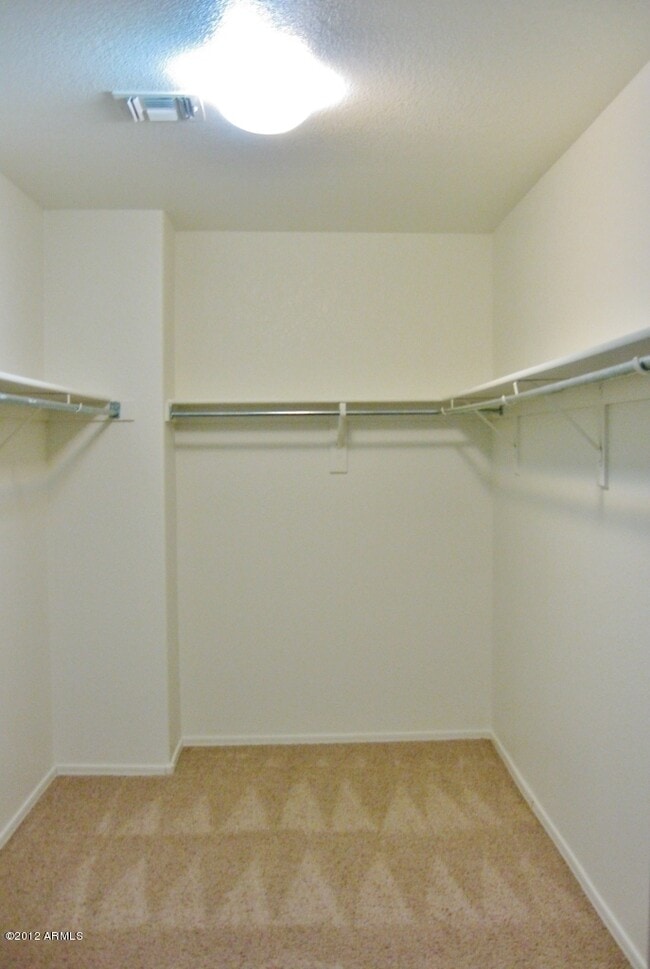 Building Photo - COMING SOON!! LOVELY  5-BEDROOM, 3-BATH GILBERT HOME