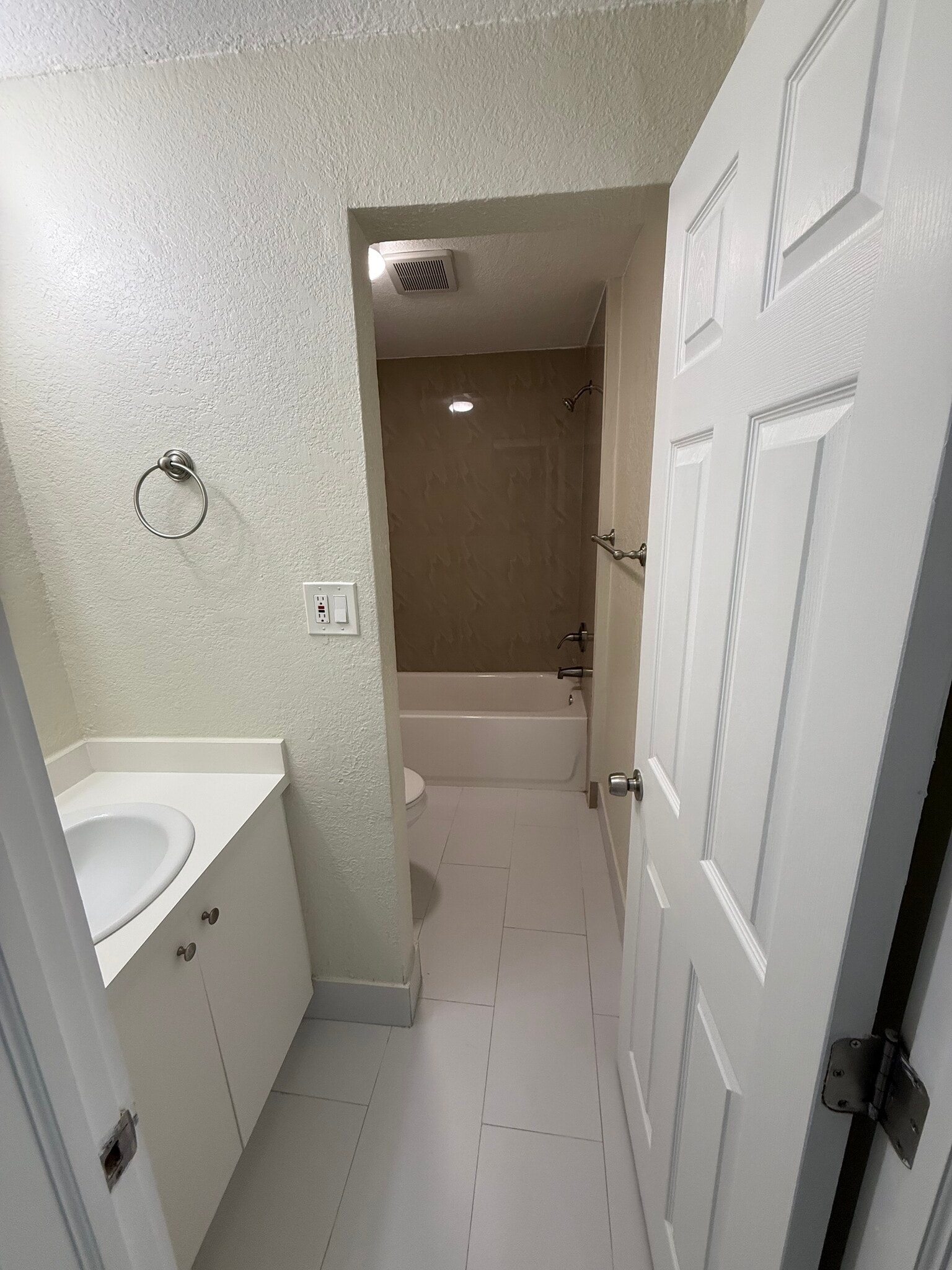Bathroom - 4510 SW 19th St
