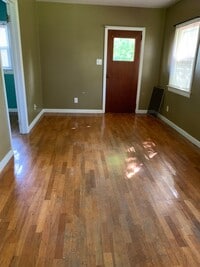 Building Photo - Poly Drive