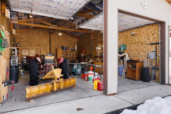 Building Photo - 8627 SW Panorama Rd