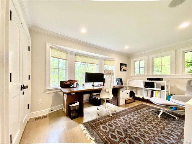 Building Photo - 7 Whaling Rd