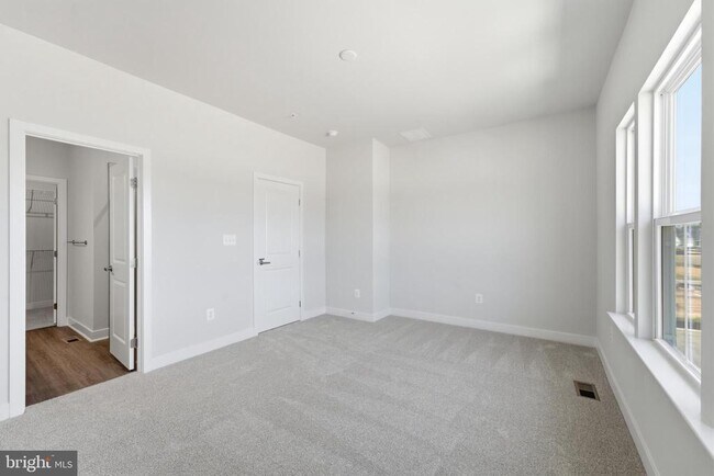 Building Photo - 16130 Hyde Pk Pl