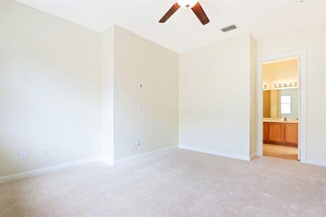 Building Photo - 690 Pacific Grove Dr