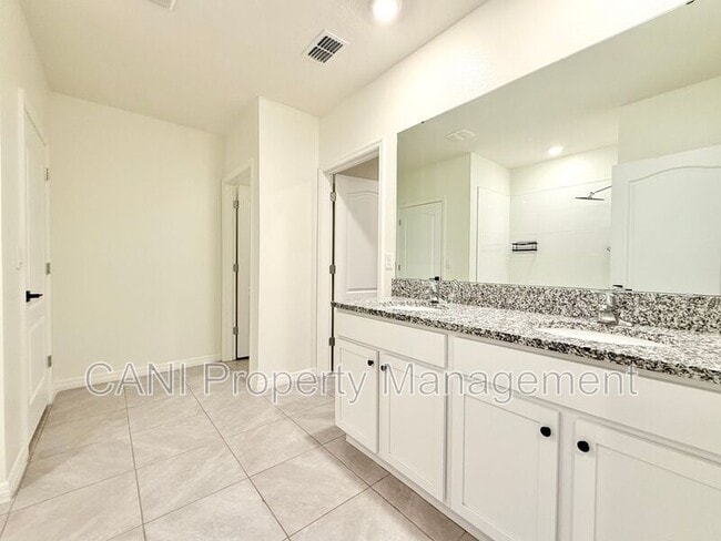 Building Photo - 245 Carabelle Ct